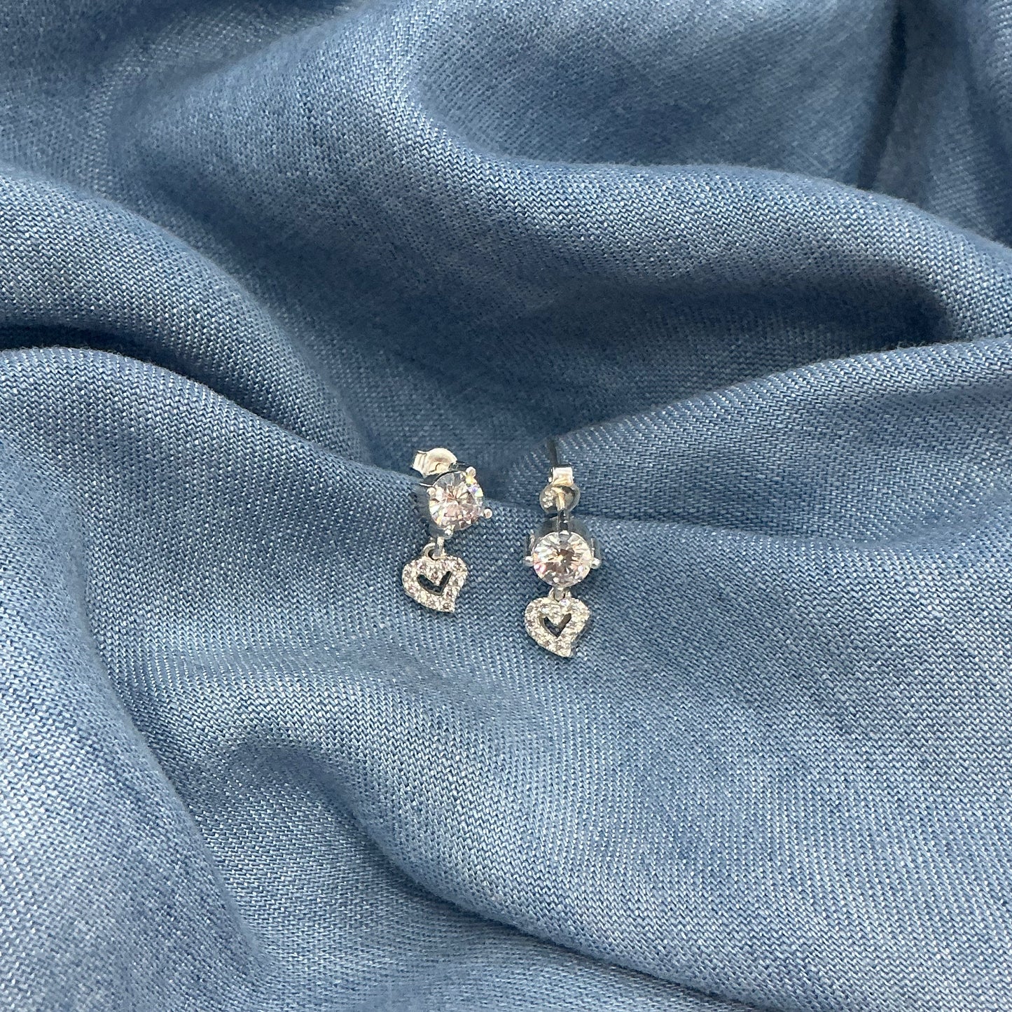 Arete corazoncito juguetón